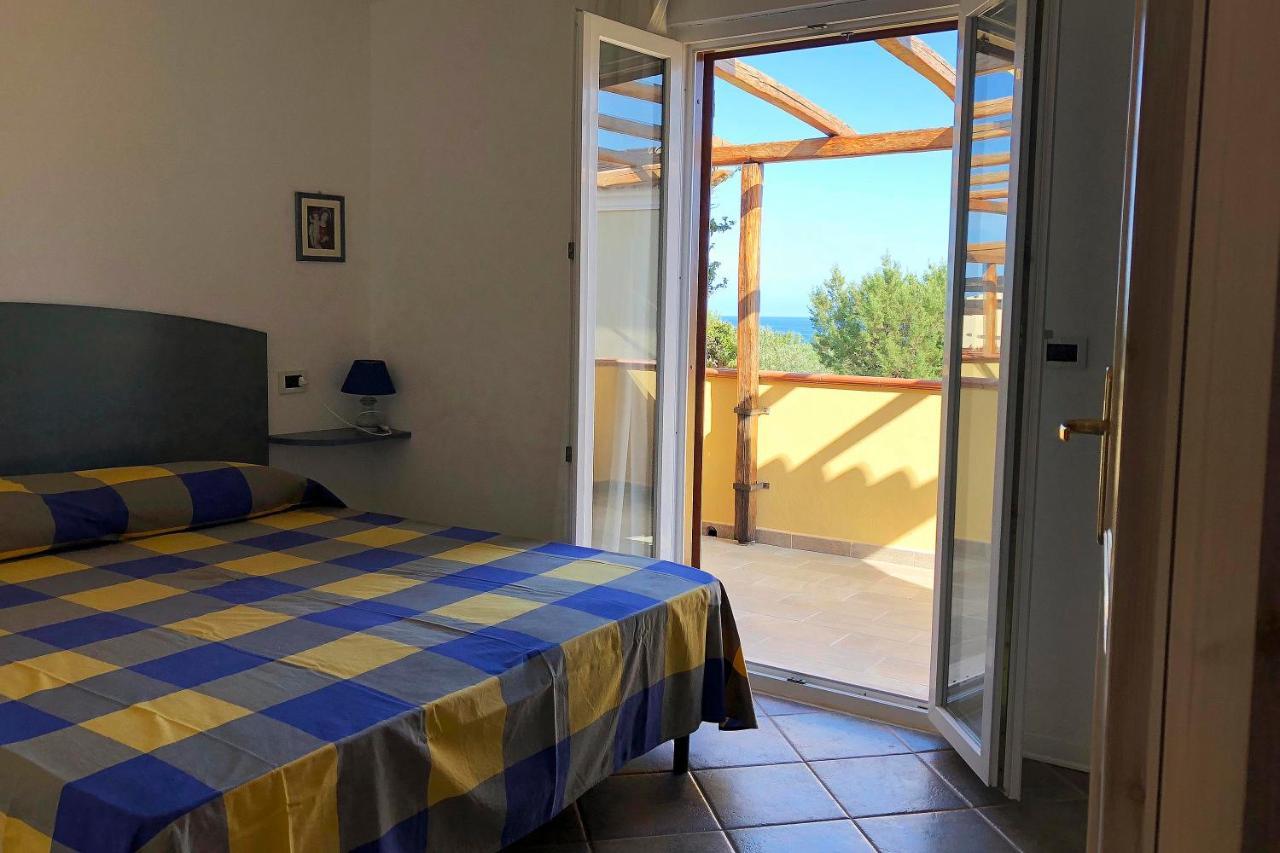 Residence "Il Sestante" Cala Liberotto Εξωτερικό φωτογραφία